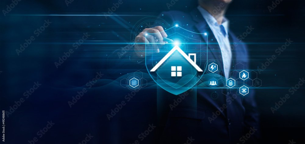 Maison connectée protégée par un bouclier et des icônes de sécurité